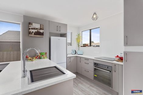 Photo of property in 8 Funnell Place, Manurewa, Auckland, 2102