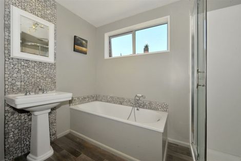 Photo of property in 28a Wyatt Place, Russley, Christchurch, 8042