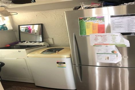 Photo of property in 32 Millbrook Road, Henderson, Auckland, 0612