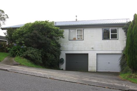 Photo of property in 67 Chapman Street, Newlands, Wellington, 6037