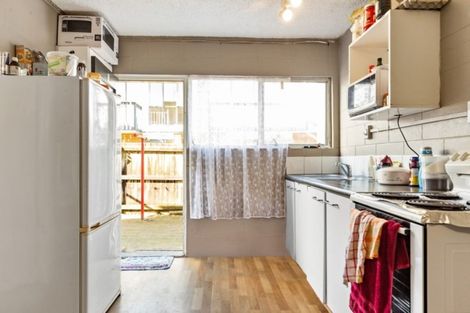 Photo of property in 2/3 Tralee Place, Hillcrest, Hamilton, 3216