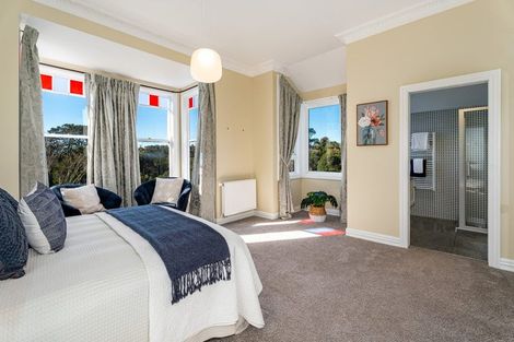 Photo of property in 50 Garden Road, Northland, Wellington, 6012