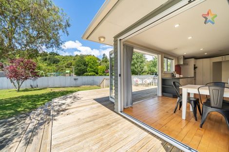 Photo of property in 2 Molloys Road, Te Marua, Upper Hutt, 5018