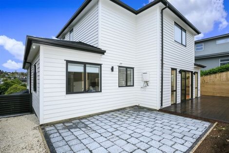 Photo of property in 7a Heathcote Road, Castor Bay, Auckland, 0620