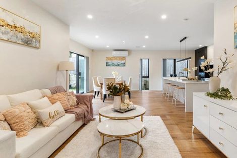 Photo of property in 2 Creswell Lane, Papakura, 2110