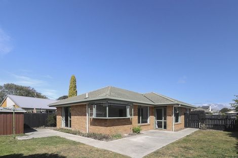 Photo of property in 2 Rue De La Mare, Parklands, Christchurch, 8083