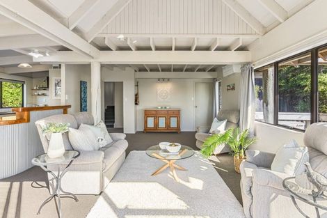 Photo of property in 25 Elliston Crescent, Stanmore Bay, Whangaparaoa, 0932