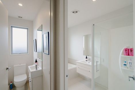 Photo of property in 1 Makomako Road, Wanaka, 9305