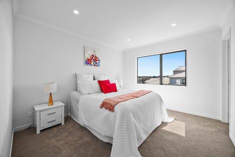 Photo of property in 2 Laurel Drive, Rosehill, 2113