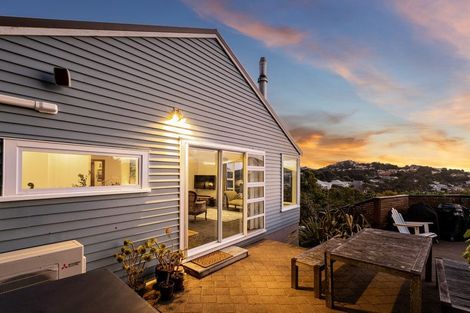 Photo of property in 33a Nevay Road, Miramar, Wellington, 6022