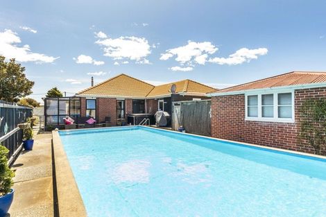 Photo of property in 18 Voss Street, Shirley, Christchurch, 8013