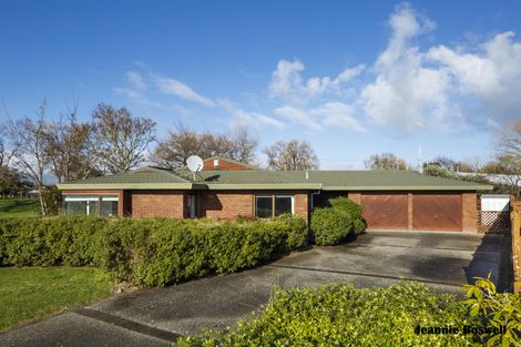 Photo of property in 37 Chippendale Crescent, Highbury, Palmerston North, 4412