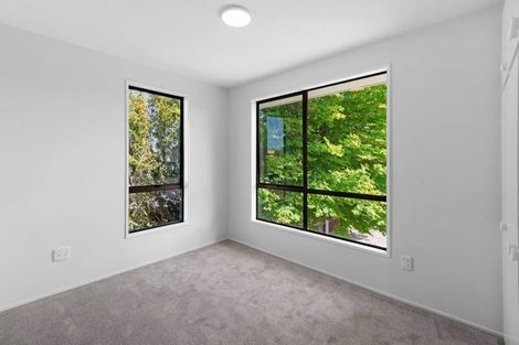 Photo of property in 66 Greendale Avenue, Avonhead, Christchurch, 8042