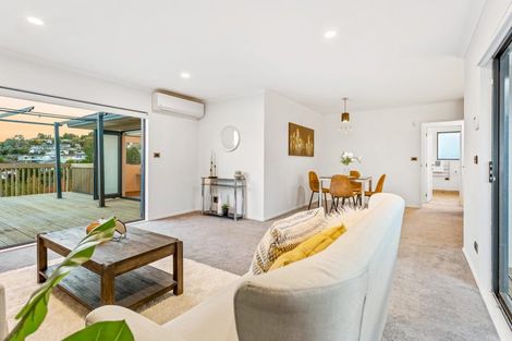 Photo of property in 21 Breenagh Place, Massey, Auckland, 0614