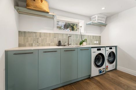 Photo of property in 19 Kerr Street, Devonport, Auckland, 0624