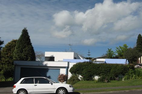 Photo of property in 20 Esmeralda Street, Welcome Bay, Tauranga, 3112