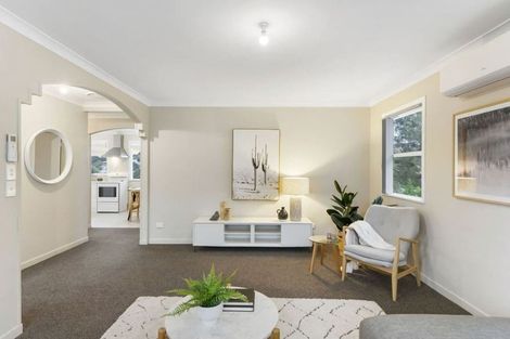 Photo of property in 37 Compton Street, Hillcrest, Auckland, 0627