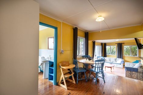 Photo of property in 63 Sea View Road, Baylys Beach, 0377