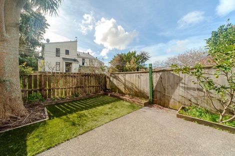 Photo of property in 24 Luxford Street, Berhampore, Wellington, 6023