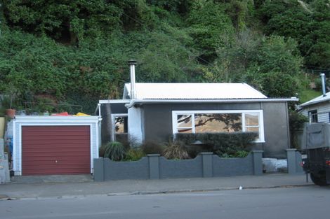 Photo of property in 211 Marine Parade, Seatoun, Wellington, 6022