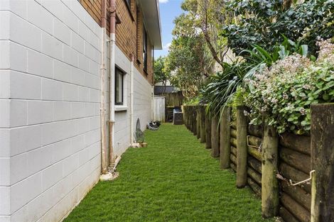 Photo of property in 1/3a Charles Dickens Drive, Mellons Bay, Auckland, 2014