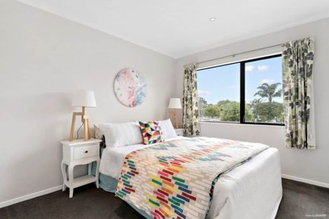 Photo of property in 1 Clarion Place, Glendene, Auckland, 0602