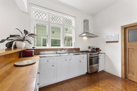 Photo of property in 19 Princess Terrace, Newtown, Wellington, 6021