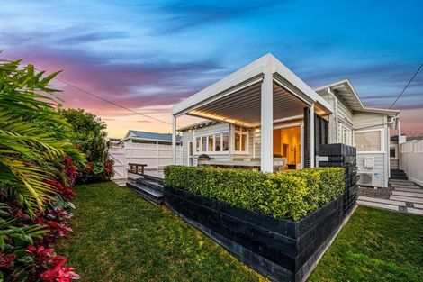 Photo of property in 1/20 Corrella Road, Belmont, Auckland, 0622