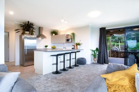 Photo of property in 5 Gavinike Place, Waimauku, 0812