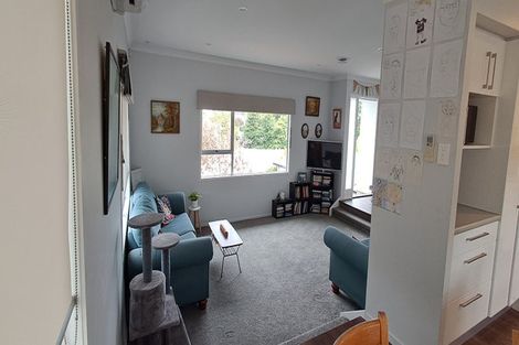 Photo of property in 15 Mile Place, Henderson, Auckland, 0612