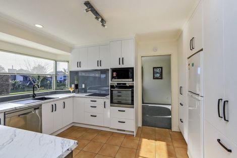 Photo of property in 13 Woodlands Drive, Havelock North, 4130