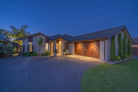 Photo of property in 73 Cholmondeley Crescent, Whitianga, 3510