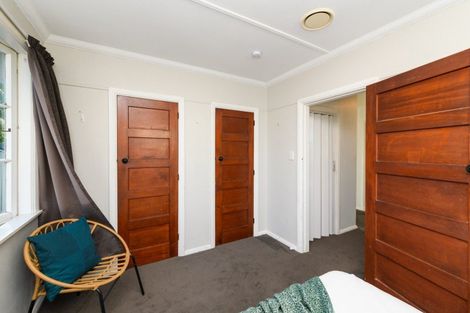 Photo of property in 660 Featherston Street, Roslyn, Palmerston North, 4414
