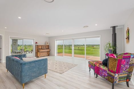 Photo of property in 455e Taonui Road, Colyton, Feilding, 4775