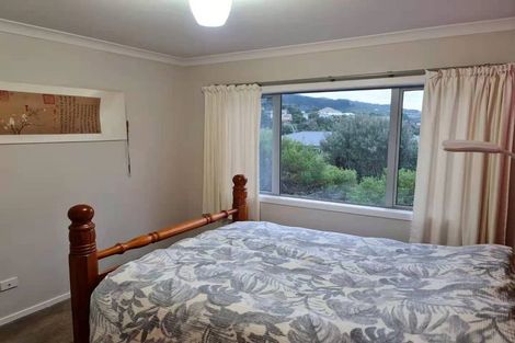 Photo of property in 2c Mckeefry Grove, Tawa, Wellington, 5028