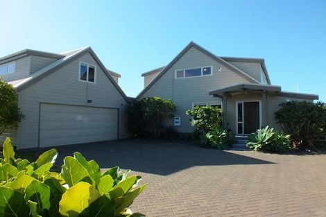 Photo of property in 122 Puka Crescent, Matarangi, Whitianga, 3592