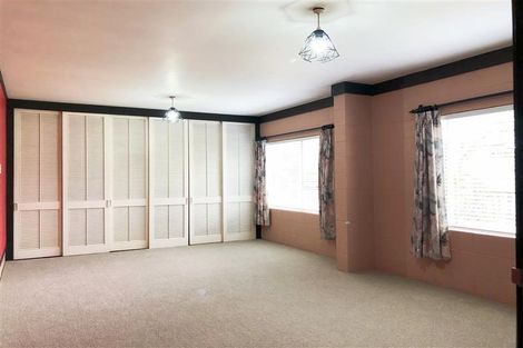 Photo of property in 42 Miltonia Avenue, Te Atatu South, Auckland, 0610