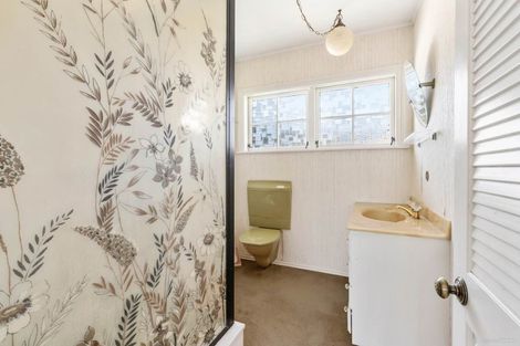 Photo of property in 5 Diosma Place, Botany Downs, Auckland, 2010