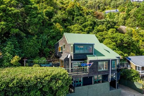 Photo of property in 415 Marine Drive, Mahina Bay, Lower Hutt, 5013