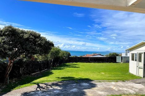 Photo of property in 1425 Whangaparaoa Road, Army Bay, Whangaparaoa, 0930