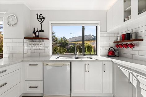 Photo of property in 17 Alderney Close, Taradale, Napier, 4112