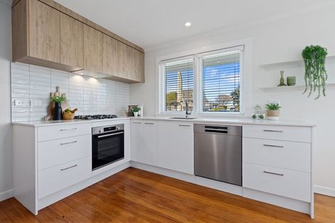 Photo of property in 107b Simpson Road, Papamoa Beach, Papamoa, 3118