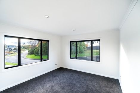 Photo of property in 1 Tower Place, Fitzherbert, Palmerston North, 4410