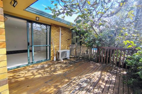Photo of property in 61 Fernhill Way, Oteha, Auckland, 0632