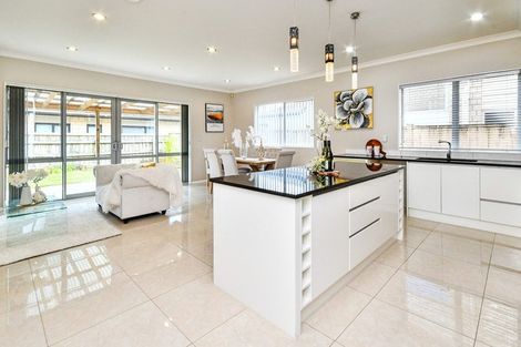 Photo of property in 11 Rohi Place, Flat Bush, Auckland, 2019