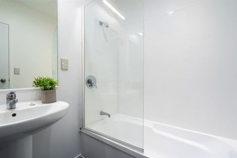 Photo of property in 620/12 Northcross Drive, Oteha, Auckland, 0632