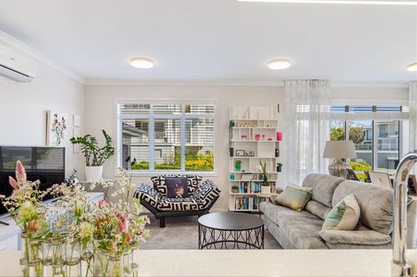 Photo of property in 96 Panorama Heights, Orewa, 0931