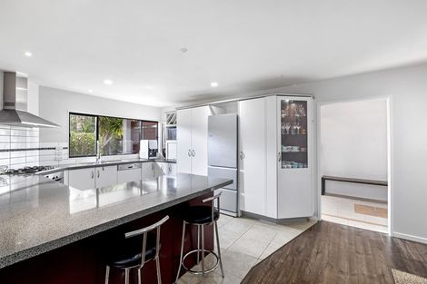 Photo of property in 21 Scarlet Oak Drive, Schnapper Rock, Auckland, 0632