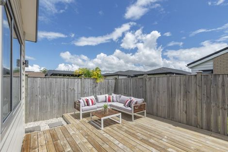 Photo of property in 9 Survila Street, Takanini, 2110