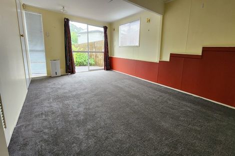 Photo of property in 38 Deverell Place, Northcross, Auckland, 0632